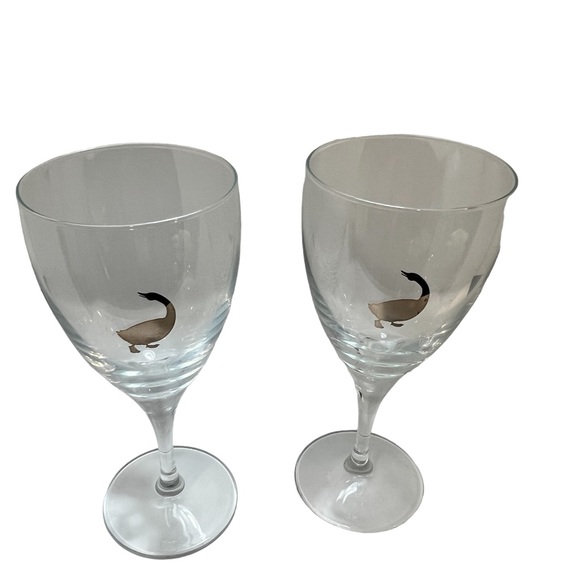 Goose Island Stemmed Beer Glasses - Picture 2 of 5